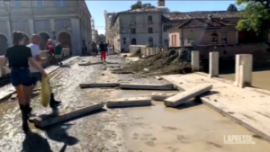 Alluvione Marche, le macerie al risveglio di Senigallia