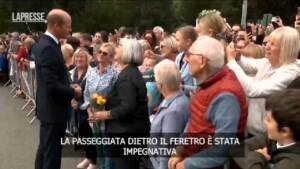 Regina Elisabetta, il principe William: “La passeggiata dietro il feretro è stata impegnativa”