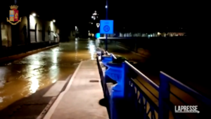 Alluvione Marche, sottopassi e ponti allagati: le strade come fiumi