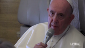 Ucraina, Papa: “Dialogo con la Russia? Puzza ma si deve fare”
