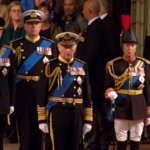 Elisabetta, i figli della Regina alla veglia a Westminster Hall