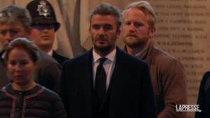 Regina, David Beckham alla camera ardente a Westminster Hall