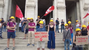 Studente morto in stage, flash mob davanti al Ministero dell’Istruzione