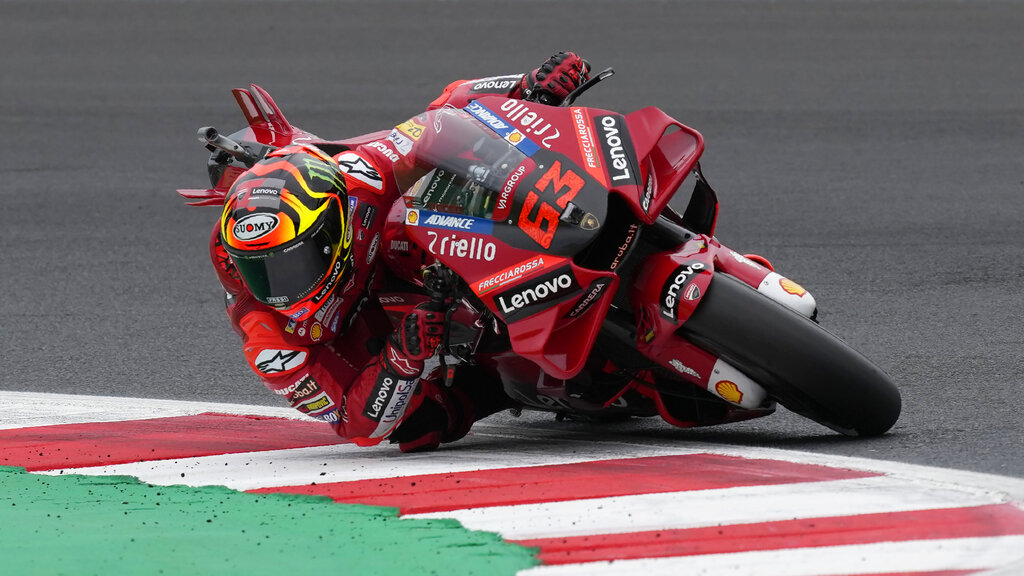 Moto Gp, pole di Bagnaia ad Aragon davanti a Miller e Bastianini