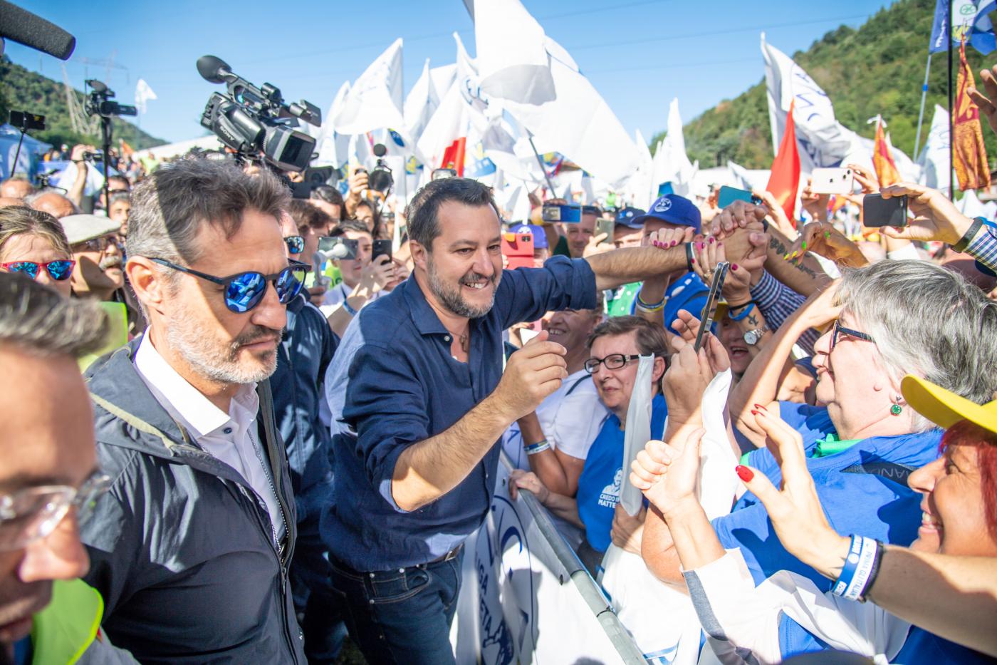 Pontida, Salvini: “Alla faccia di qualcuno siamo migliaia”. Bossi non c’è