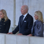 Regina Elisabetta, l’omaggio alla salma di Biden