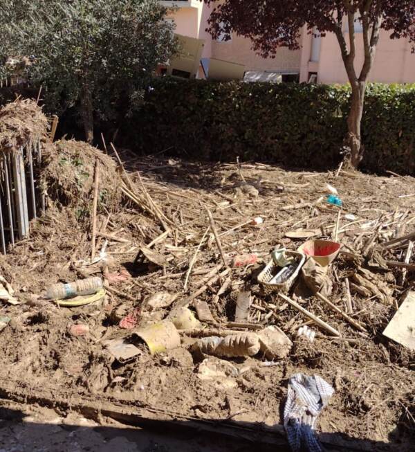 Alluvione Marche, si cerca Mattia. Testimoni disperati