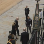 Regina Elisabetta, Biden arriva all’Abbazia di Westminster per i funerali