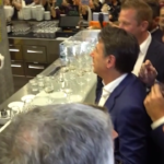 Milano, Conte alla fashion week: drink e bagno di folla