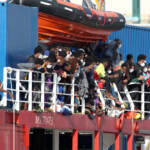 Open Arms, soccorsi 30 migranti in acque internazionali