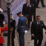 Regina Elisabetta, l’arrivo della famiglia reale a Westminster ai funerali