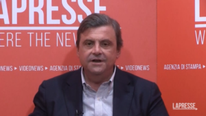Elezioni, Calenda a LaPresse canta ‘Bella Ciao’