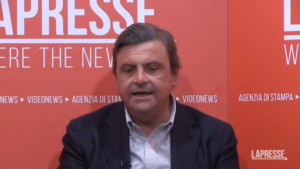 Elezioni, Calenda: “Sì a governo larghe intese con Draghi”