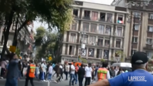 Messico, terremoto con magnitudo 7.7: il momento della scossa