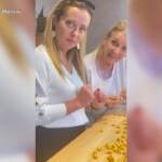 Giorgia Meloni ‘sfoglina’ a Bologna: impara a fare i tortellini