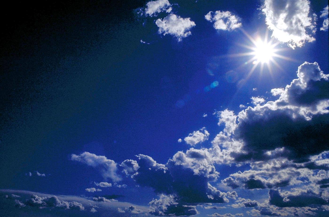 Meteo, fresco al mattino e caldo al pomeriggio: tempo ‘pazzerello’ Meteo, fresco al mattino e caldo al pomeriggio: tempo ‘pazzerello’