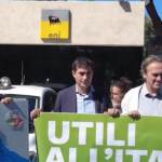Energia, Fratoianni e Bonelli: “Utili speculati tornino alle famiglie”
