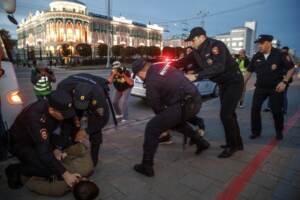 Putin chiama alle armi, proteste in Russia