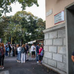 Ostia,16enne pestato a scuola: caccia agli aggressori