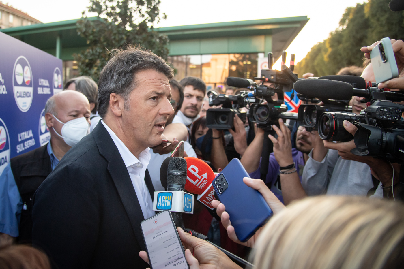 Milano, Italia Viva chiude campagna: “Berlusconi inadatto a parlare con Putin”