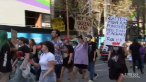 Australia, proteste anti-monarchiche nel giorno del lutto per la Regina