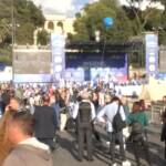 Elezioni, la piazza del centrodestra tifa Meloni