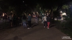 Messico: scossa di terremoto 6.8, paura e persone in strada