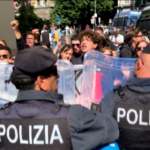 Elezioni, Giorgia Meloni contestata a Napoli