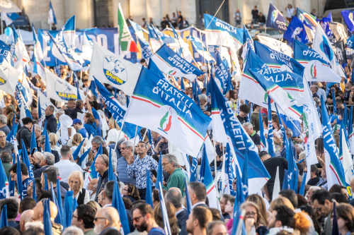 Terrorismo, FdI contro lupi solitari: fino a 6 anni a chi ha istruzioni su armi