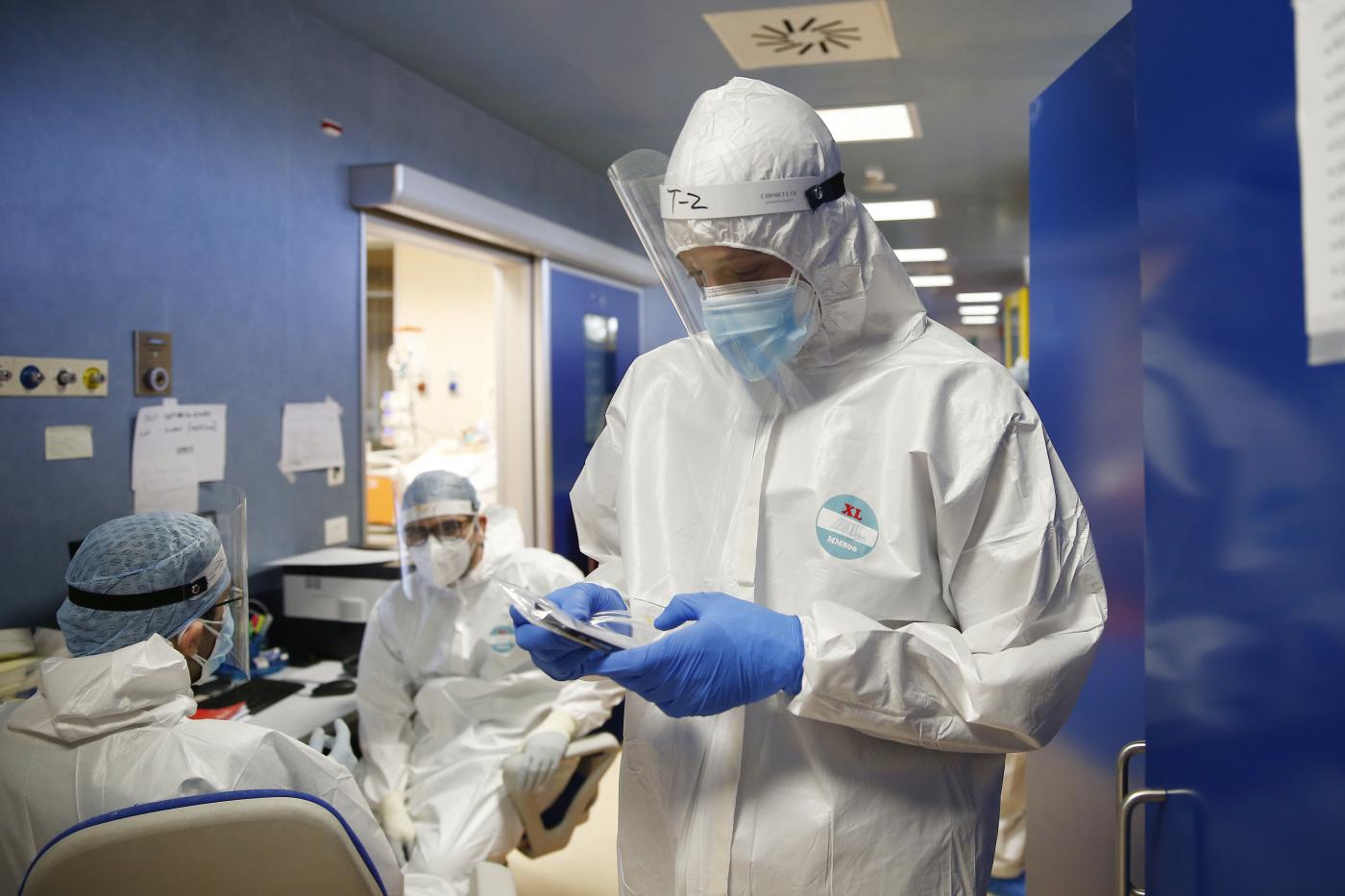 Covid, balzo dei contagi: +51,9% in 7 giorni Covid, balzo dei contagi: +51,9% in 7 giorni