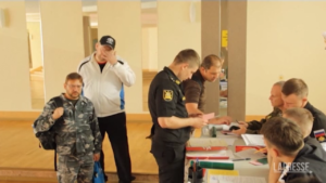 Russia: riservisti raggiungono gli uffici di reclutamento