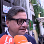 Elezioni, Calenda al seggio: “Angosciato”