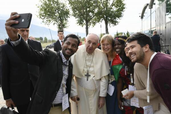 Il Papa in visita ad Assisi in occasione dell’evento 'Economy of Francesco'