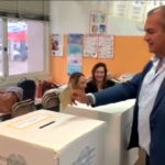 Elezioni, De Magistris vota nella sua Napoli