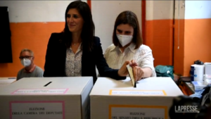 Elezioni, Appendino al voto a Torino