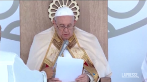 Papa, l’omelia a Matera: “E’ di moda bombardare scuole”
