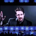 Snowden, Putin concede cittadinanza all’ex funzionario Usa