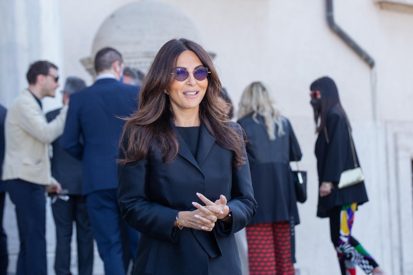 Elezioni, Sabrina Ferilli ironizza: “Il treno viaggia in orario” Elezioni, Sabrina Ferilli ironizza: “Il treno viaggia in orario”