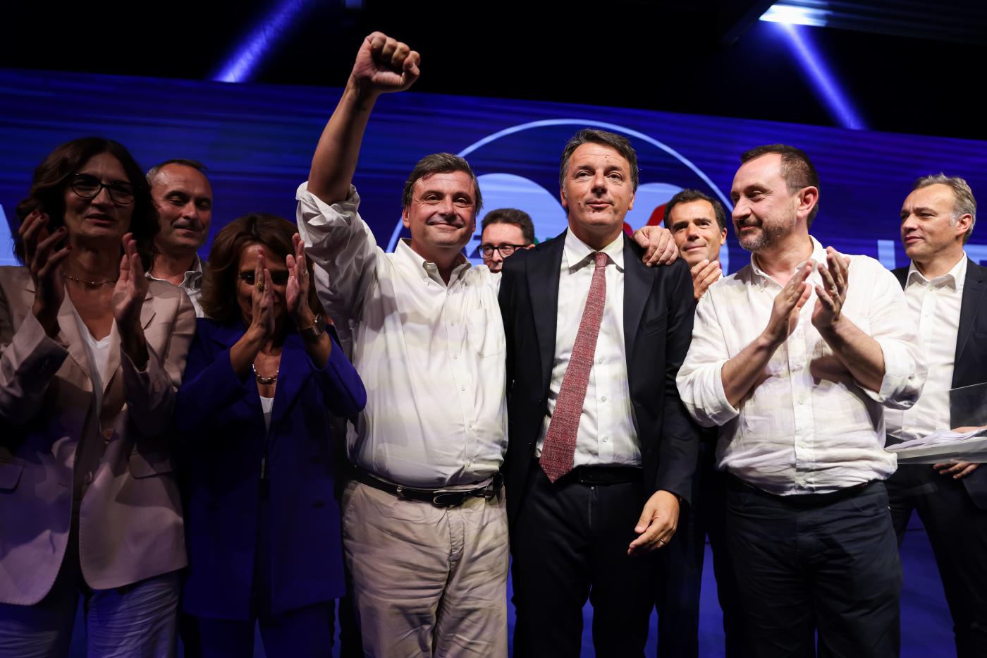 Elezioni, l’attesa in solitudine di Calenda. Renzi in volo per il Giappone Elezioni, l’attesa in solitudine di Calenda. Renzi in volo per il Giappone