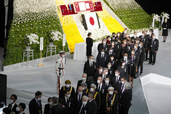Shinzo Abe, i controversi funerali dell’ex premier giapponese