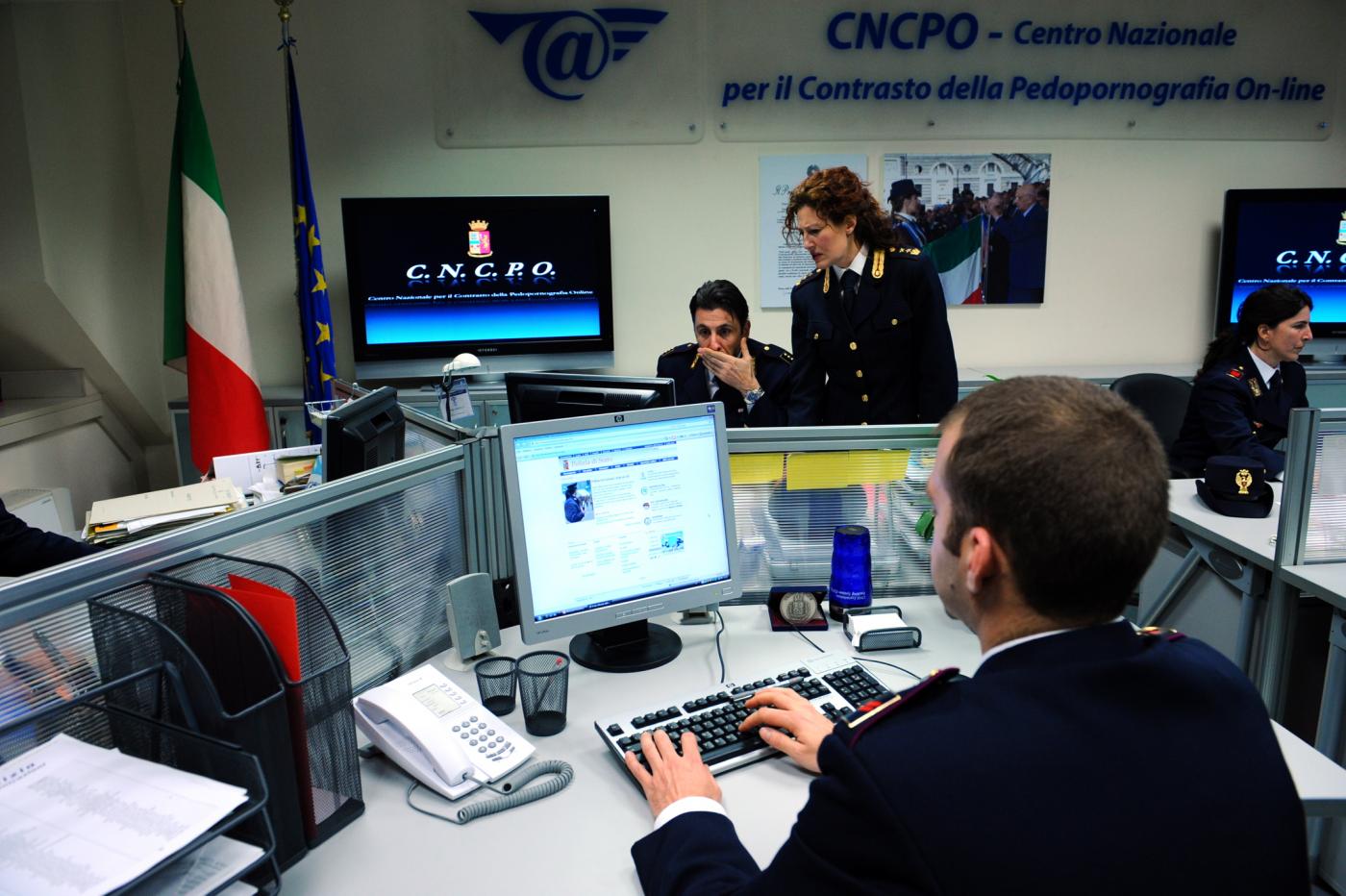 Terrorismo, Polizia postale ha monitorato 178.756 siti nel 2023, trattati 236 casi Terrorismo, Polizia postale ha monitorato 178.756 siti nel 2023, trattati 236 casi