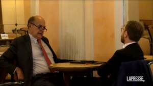 Incontro Bersani e Provenzano al bar Giolitti: “È il momento di capire che cosa è successo”