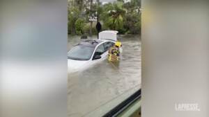 Uragano Ian, pompieri salvano donna