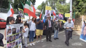Amini, proteste all’ambasciata iraniana di Roma