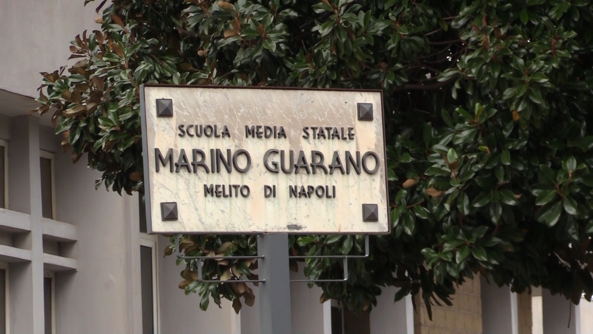 Napoli, figlia bidello fermato: “Mi vergogno, chiedo scusa a famiglia”