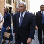 Governo, Tajani: “Durerà poco? C’è sempre qualche iettatore”