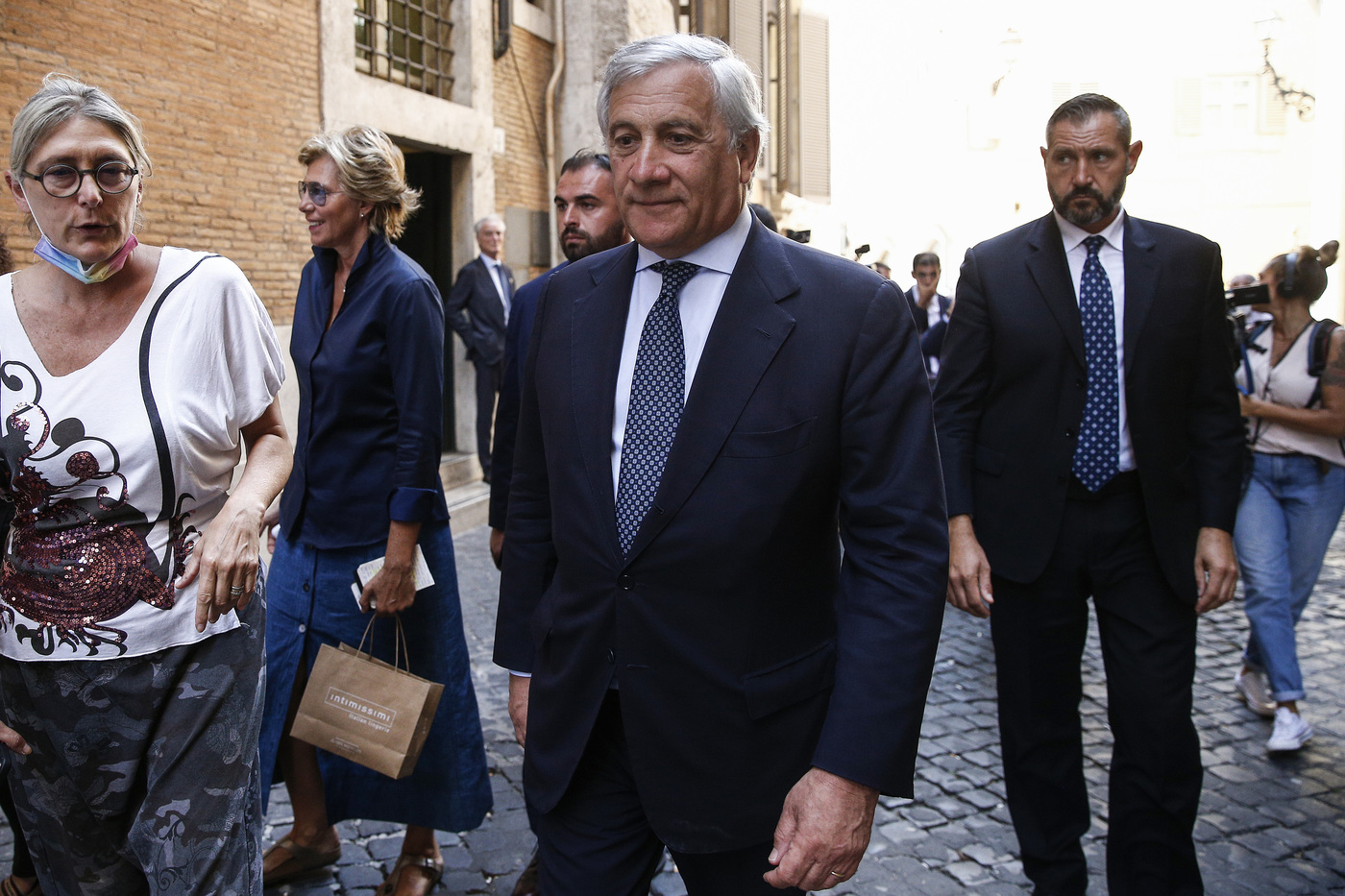 Governo, Tajani: “Durerà poco? C’è sempre qualche iettatore” Governo, Tajani: “Durerà poco? C’è sempre qualche iettatore”