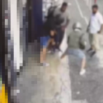 Napoli, rapina a un commerciante: il video dell’aggressione