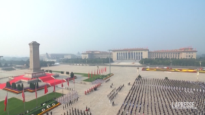 Cina, grande cerimonia in Piazza Tienanmen: c’è anche Xi Jinping