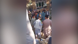 Afghanistan, bomba in scuola a Kabul: decine di vittime